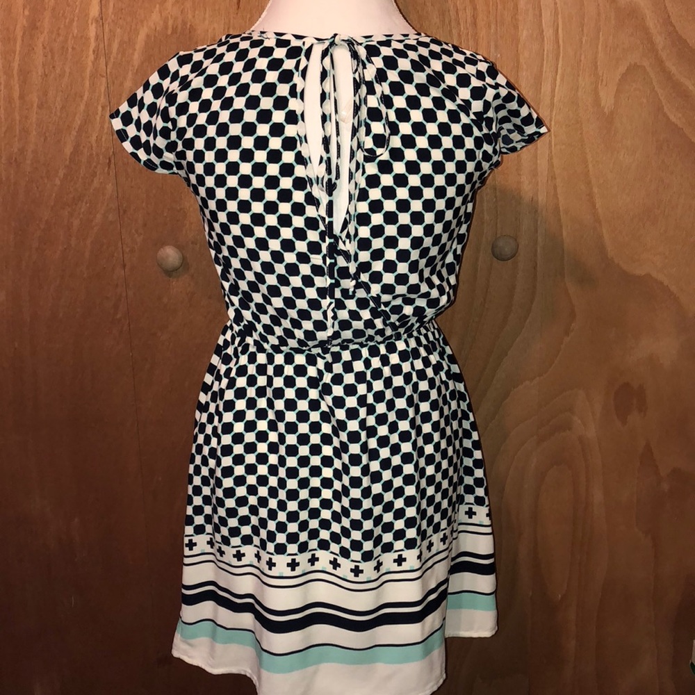 Casual dress - Picture 2 of 2